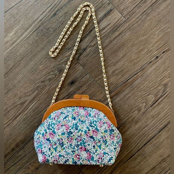 Handmade Genuine Leather Floral Printed Round Wooden Frame Clutch/CrossBody - Picture 11 of 16